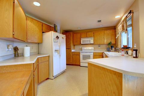 684 Crystal Dr, Eagle Point, OR 97524 photo 10