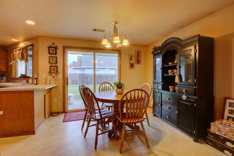 684 Crystal Dr, Eagle Point, OR 97524 photo 9