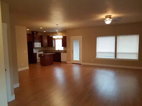 392 Live Oak Loop, Central Point, OR 97502 photo 9