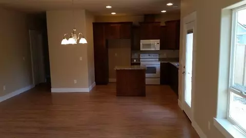 392 Live Oak Loop, Central Point, OR 97502 photo 6