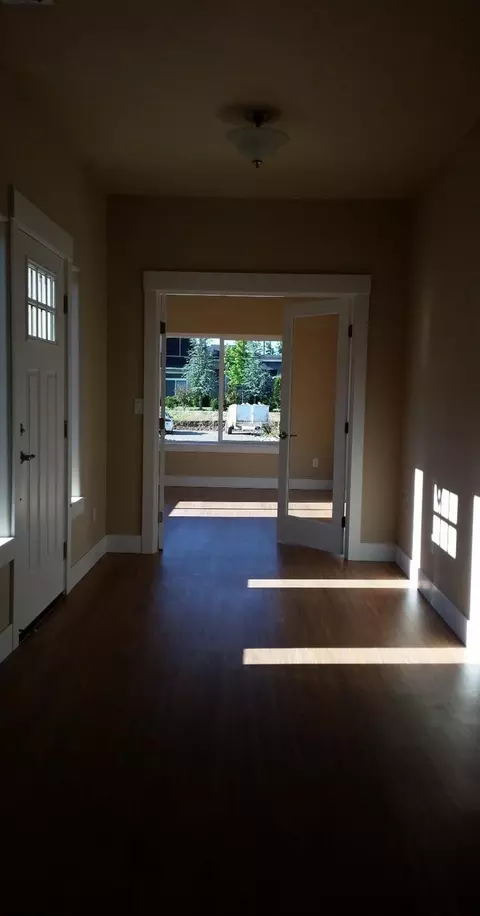 392 Live Oak Loop, Central Point, OR 97502 photo 8