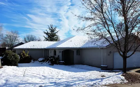 991 Ridgeview Dr, Eagle Point, OR 97524 photo 1
