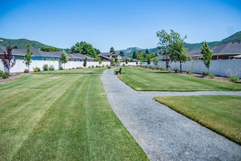 233 Westbrook Dr, Rogue River, OR 97537 photo 9