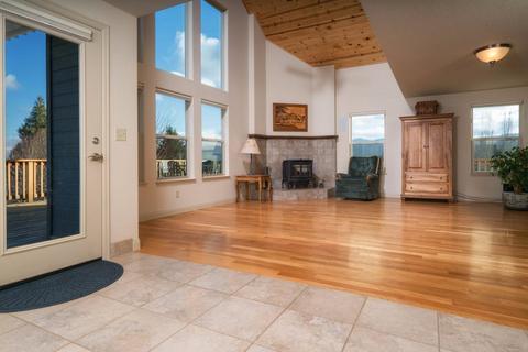 3910 Jonathon Way, Central Point, OR 97502 photo 4