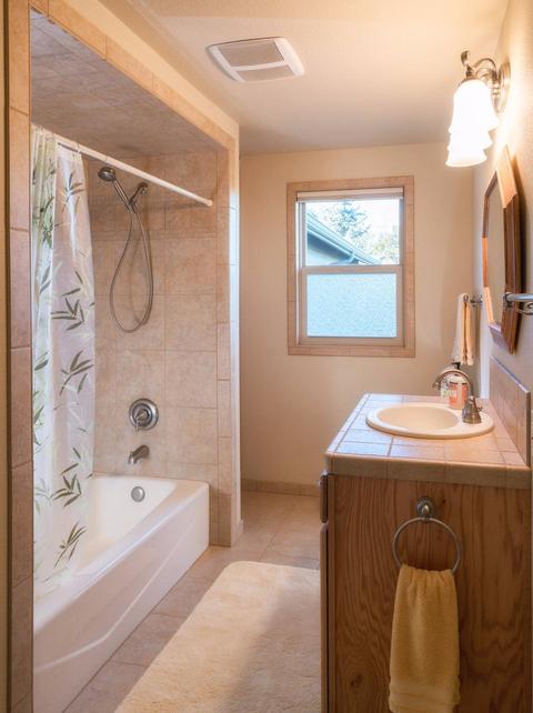 3910 Jonathon Way, Central Point, OR 97502 photo 13