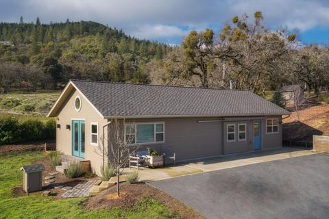 3910 Jonathon Way, Central Point, OR 97502 photo 16