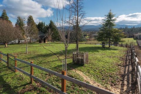 3910 Jonathon Way, Central Point, OR 97502 photo 18