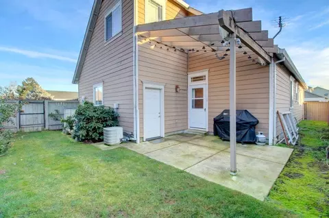 239 Meadowbrook Dr, Central Point, OR 97502 photo 10