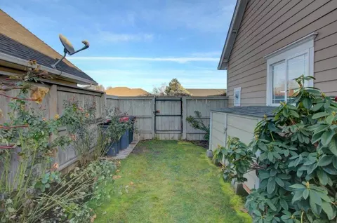 239 Meadowbrook Dr, Central Point, OR 97502 photo 11