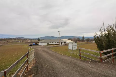 1705 Stevens Rd, Eagle Point, OR 97524 photo 8