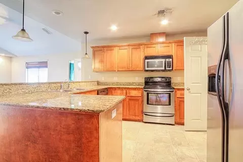 1366 SW Eclipse Ln, Grants Pass, OR 97527 photo 4