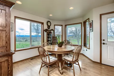 100 Mooreland Ter, Eagle Point, OR 97524 photo 13