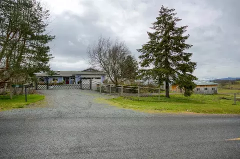 100 Mooreland Ter, Eagle Point, OR 97524 photo 2