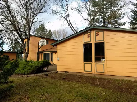 690 Ayres Rd, Eagle Point, OR 97524 photo 3