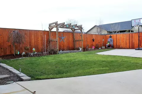 635 Barton Rd, Eagle Point, OR 97524 photo 20