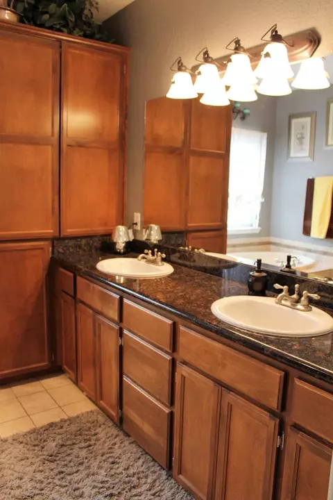 635 Barton Rd, Eagle Point, OR 97524 photo 12