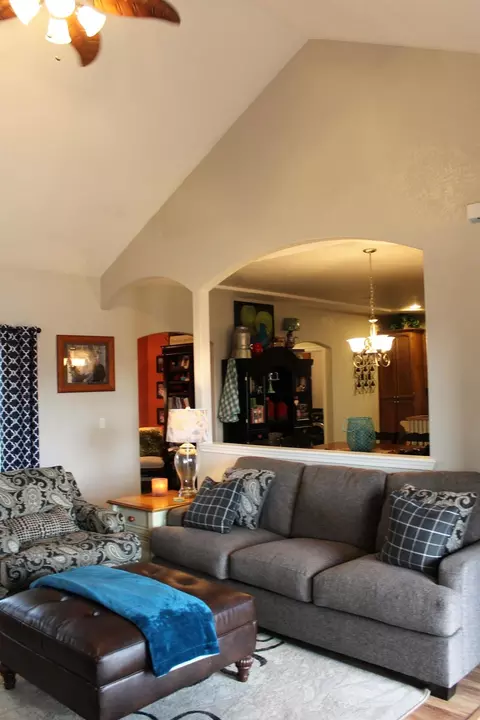 635 Barton Rd, Eagle Point, OR 97524 photo 5