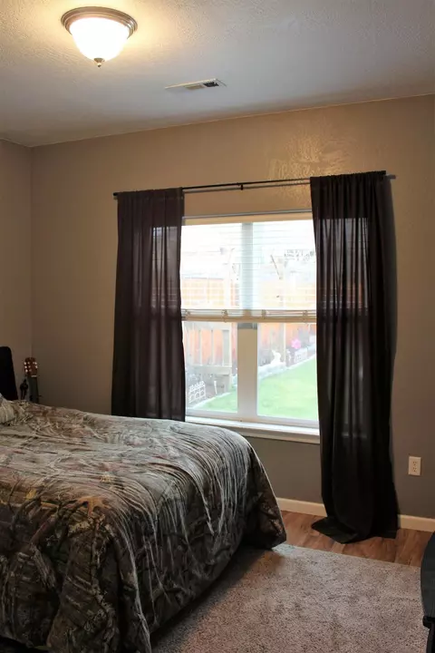 635 Barton Rd, Eagle Point, OR 97524 photo 18