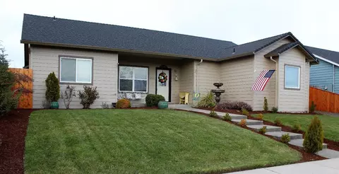 635 Barton Rd, Eagle Point, OR 97524 photo 2