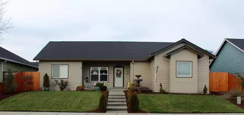 635 Barton Rd, Eagle Point, OR 97524 photo 1