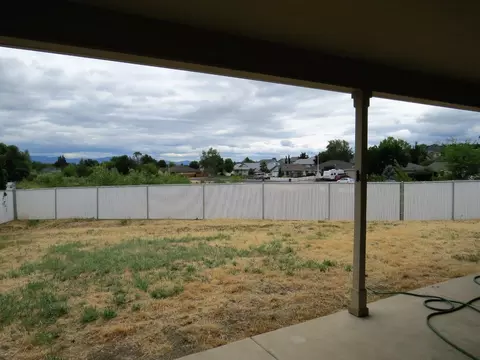 733 Crystal Dr, Eagle Point, OR 97524 photo 10