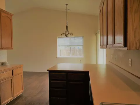 733 Crystal Dr, Eagle Point, OR 97524 photo 9