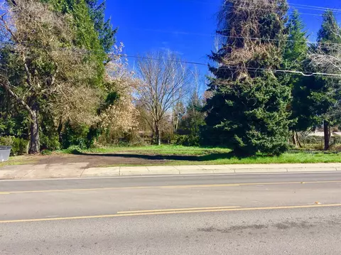 1392 Poplar Dr, Medford, OR 97504