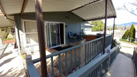 1248 E View Pl, Grants Pass, OR 97527 photo 22