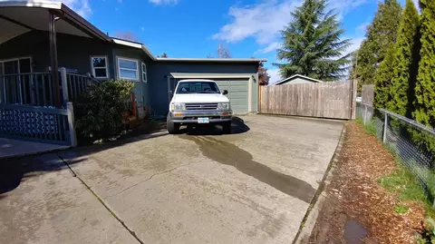 1248 E View Pl, Grants Pass, OR 97527 photo 25