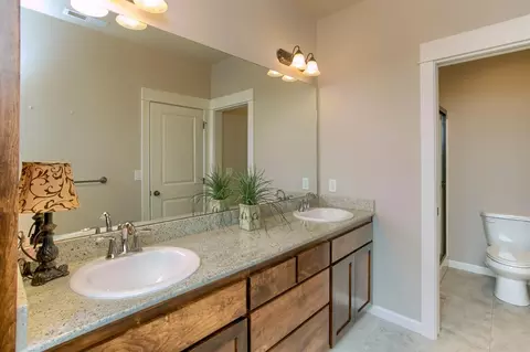 658 Nottingham Ter, Eagle Point, OR 97524 photo 12