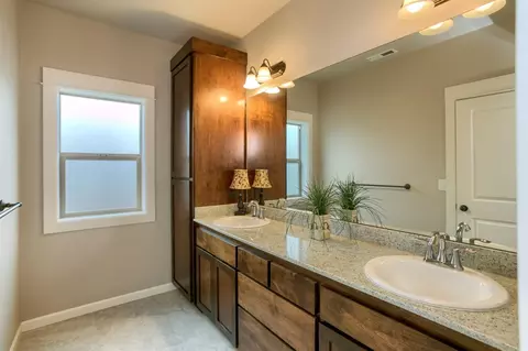 658 Nottingham Ter, Eagle Point, OR 97524 photo 13