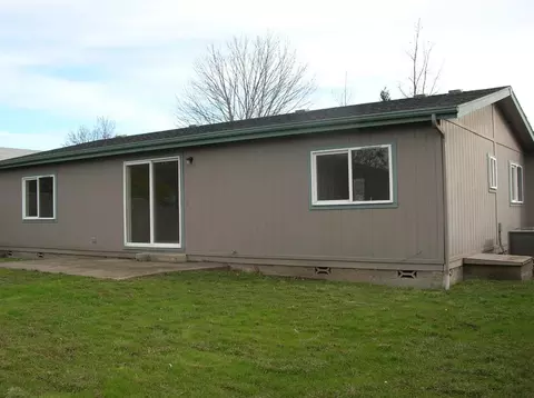 103 Eagle View Dr, Eagle Point, OR 97524 photo 2