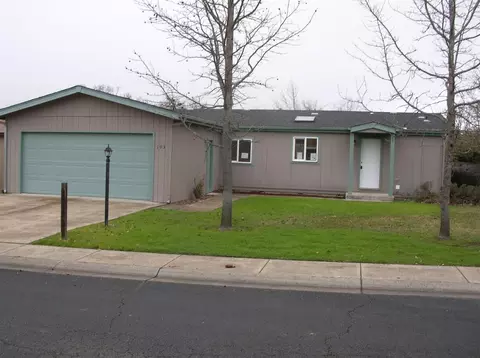103 Eagle View Dr, Eagle Point, OR 97524 photo 1