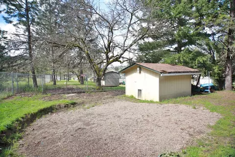 1485 Summit Loop, Grants Pass, OR 97527 photo 17
