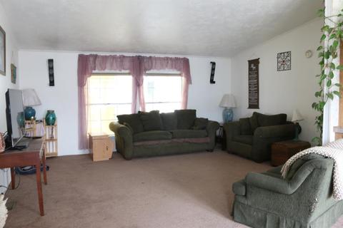633 E Archwood Dr #122, Eagle Point, OR 97524 photo 3