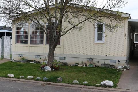 633 E Archwood Dr #122, Eagle Point, OR 97524 photo 2