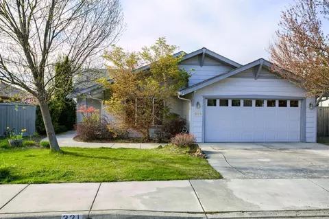 321 Meadow View Dr, Phoenix, OR 97535 photo 1