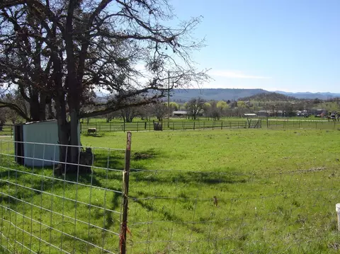 125 Crescent Dr, Eagle Point, OR 97524 photo 1