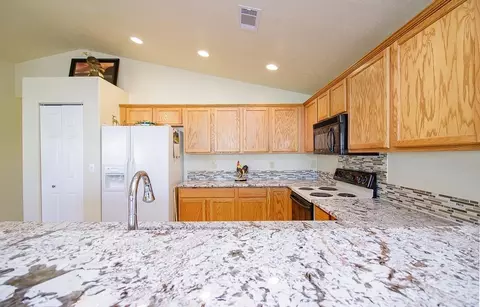 977 Ridgeview Dr, Eagle Point, OR 97524 photo 8