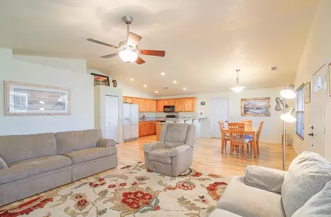 977 Ridgeview Dr, Eagle Point, OR 97524 photo 4