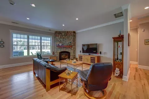 801 Williamson Loop, Grants Pass, OR 97526 photo 4