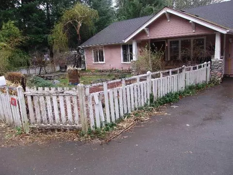 202 Shadowbrook Dr, Cave Junction, OR 97523 photo 2