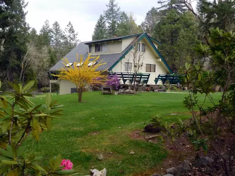 151 Greenview Dr, Cave Junction, OR 97523 photo 1
