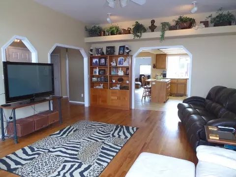 1106 Hampton Dr, Central Point, OR 97502 photo 2