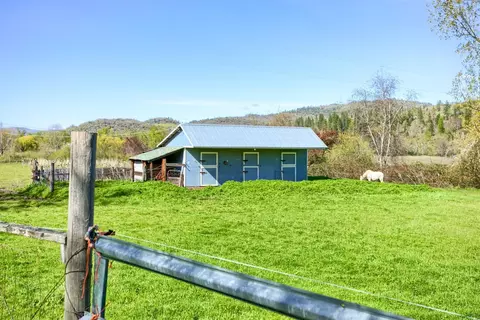 2777 E Antelope Rd, Eagle Point, OR 97524 photo 12