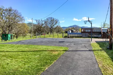 2777 E Antelope Rd, Eagle Point, OR 97524 photo 16