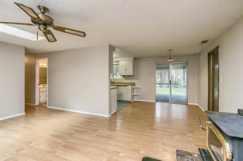 793 Williamson, Grants Pass, OR 97526 photo 13