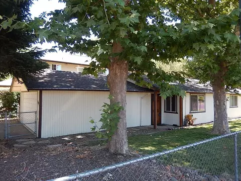 502 Van Wey Cir, Eagle Point, OR 97524 photo 2