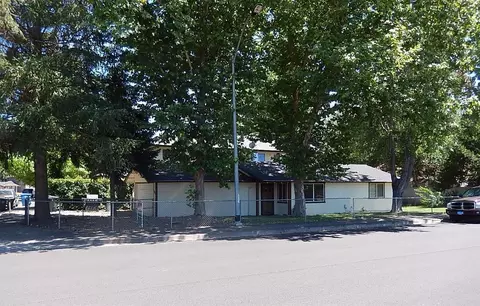 502 Van Wey Cir, Eagle Point, OR 97524 photo 1
