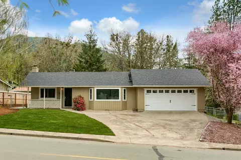 850 3rd St, Rogue River, OR 97537 photo 4